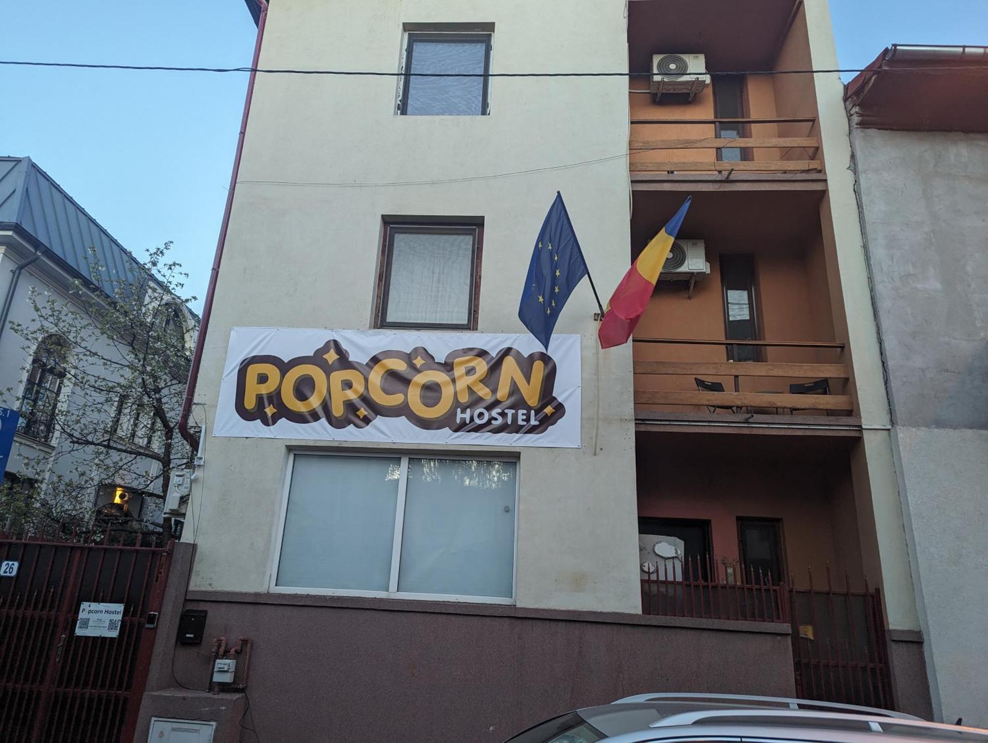 Popcorn Hostel Bucharest Exterior photo